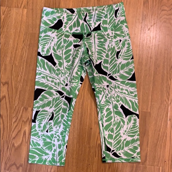 ALO Yoga Pants - Alo Yoga Capri Pants Small